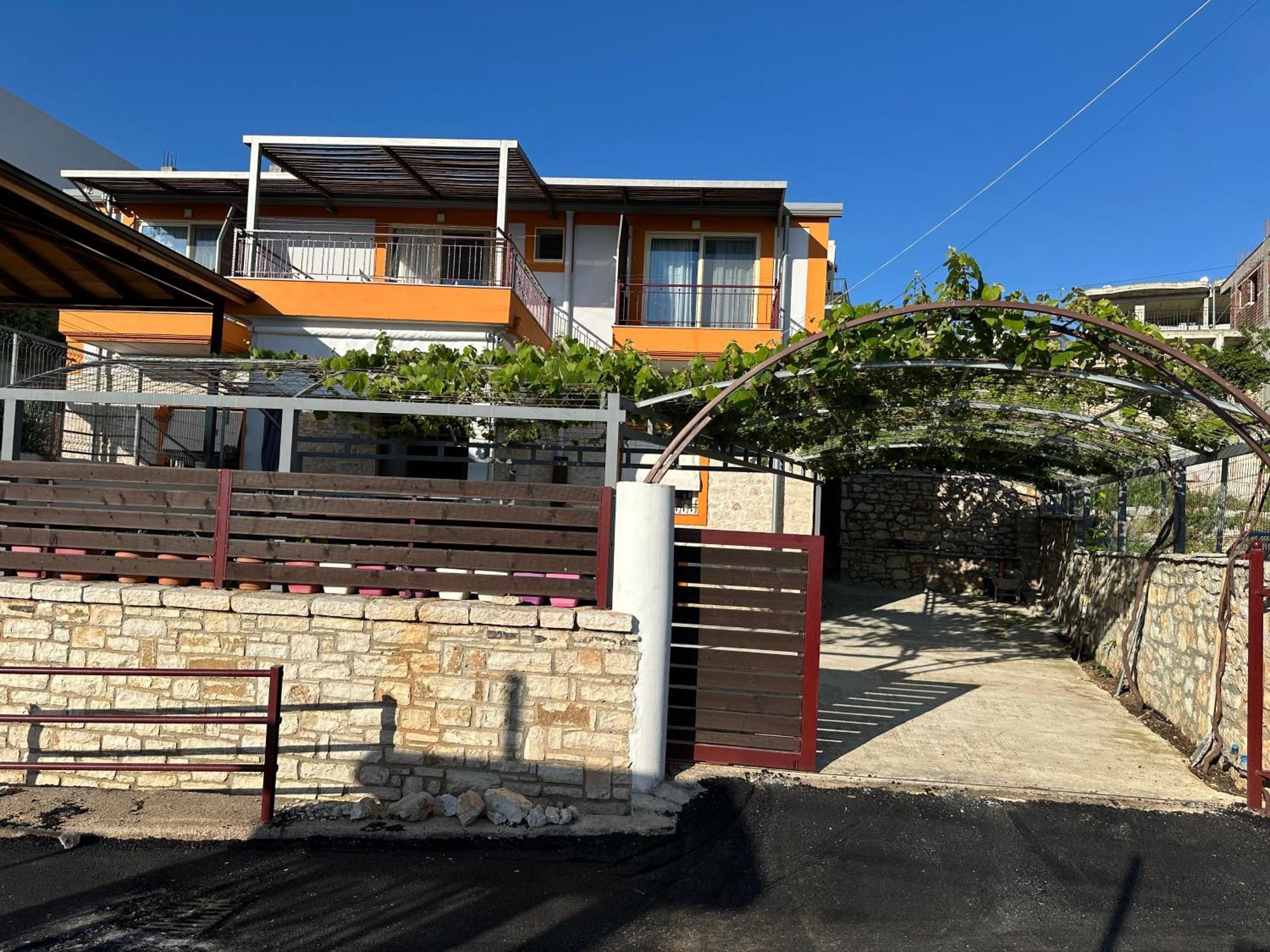 Apartmán Ildora Qimon Himarë Exteriér fotografie